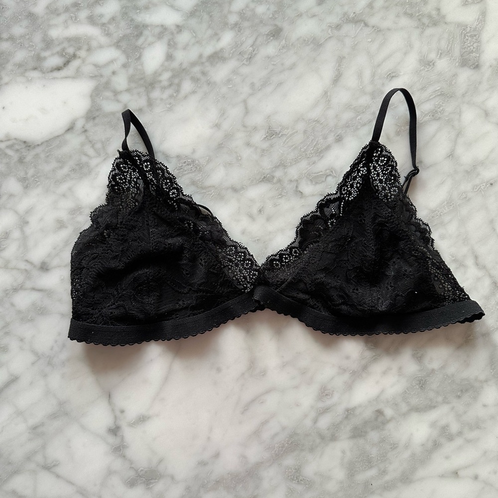 EUC Aritzia lace bralette